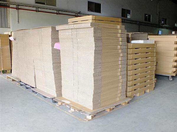 Hình ảnh kho hàng 13