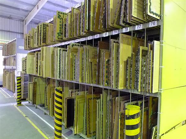 Hình ảnh kho hàng 8